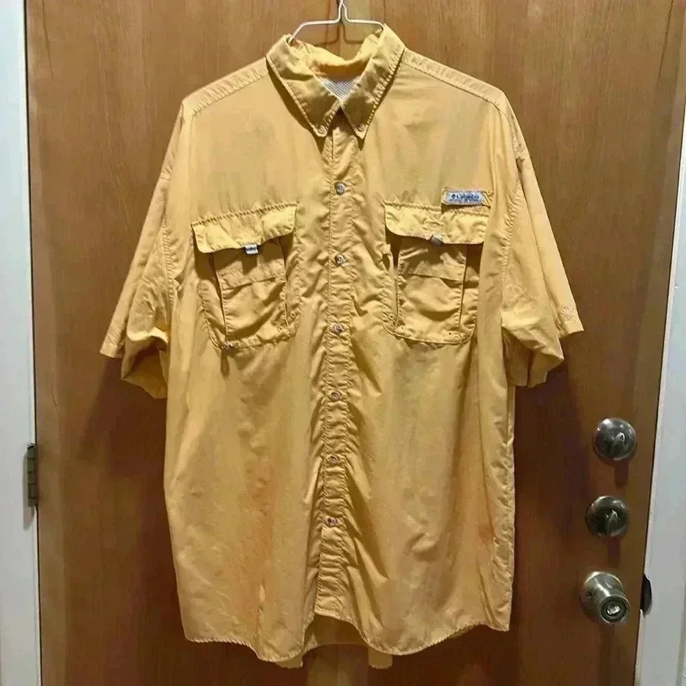 Columbia men’s Fishing shirt size large.